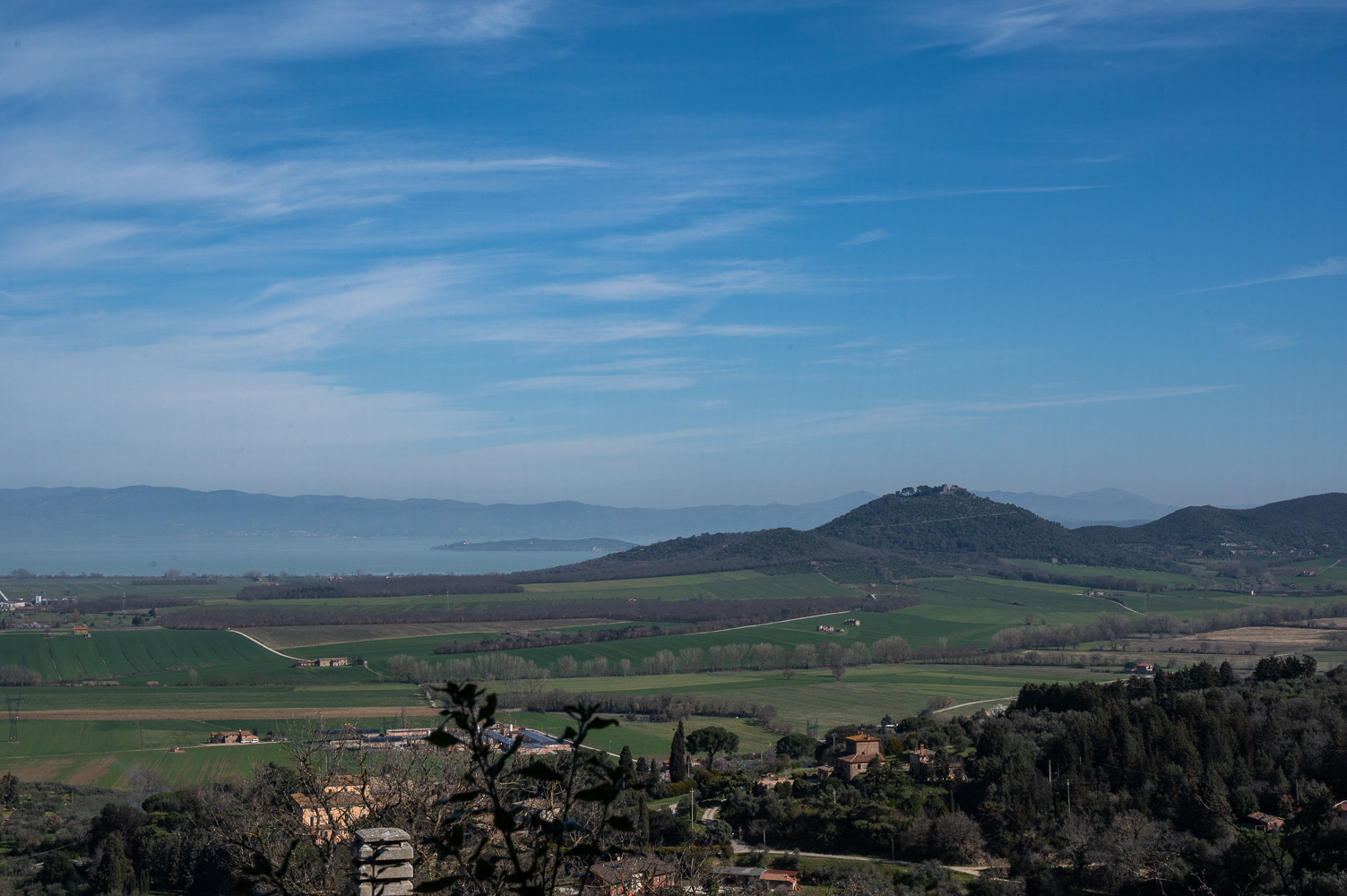 Strada di Ceraseto: conventi, chiese  e magnifici affacci sul Trasimeno