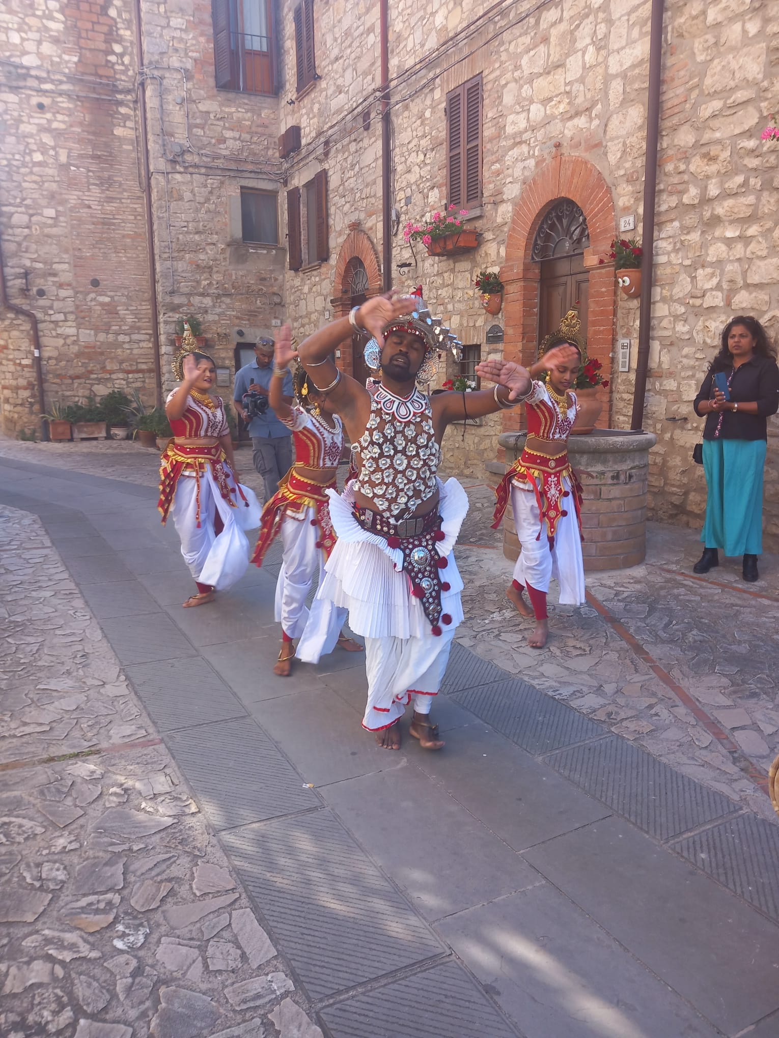 A Montecastello la festa degli Srilankesi: identità e integrazione