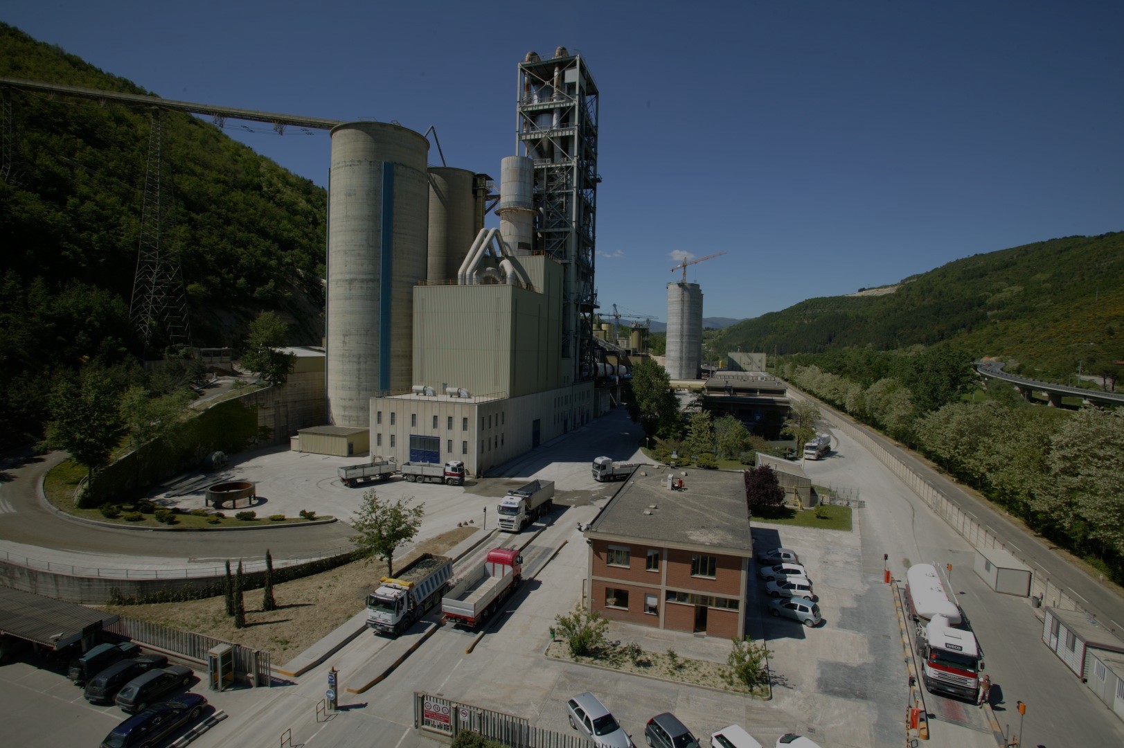 Vacchi investe 460 milioni e compra il 25% di Colacem