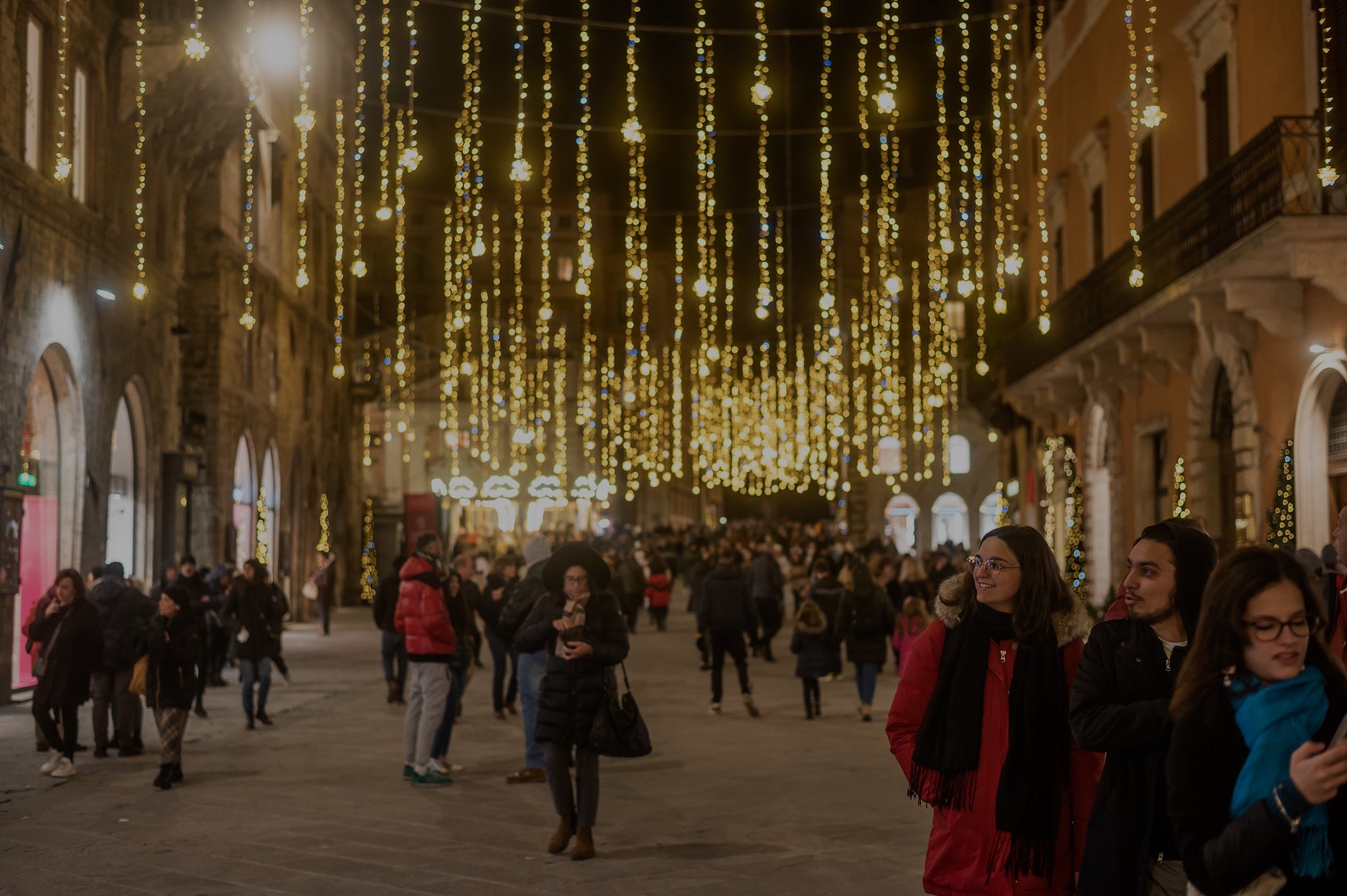 Perugia, arte contemporanea disseminata nell’acropoli. Per Natale luminarie d’autore