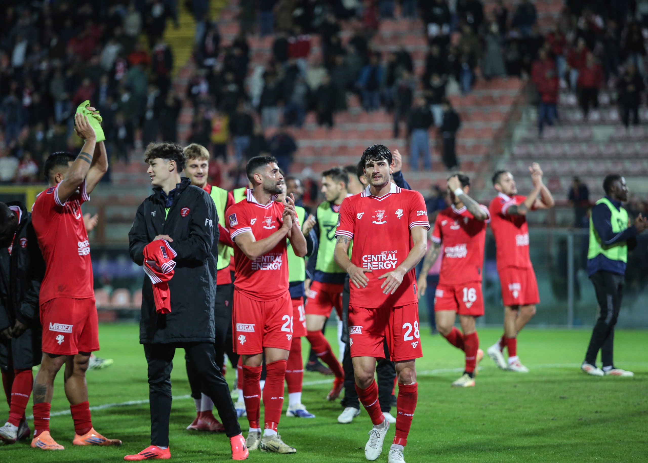 Lo sport va: il Grifo rinasce e nel volley è nata una stella