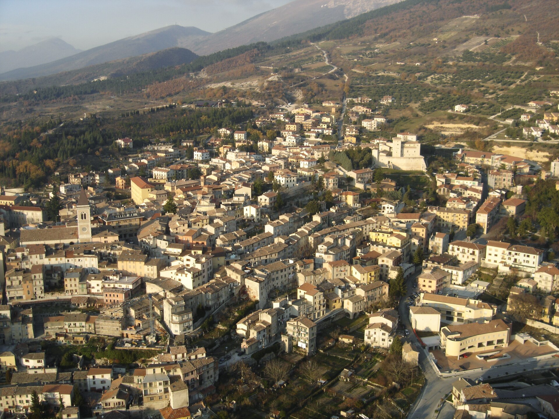 Come battere lo spopolamento dei Comuni tra Gubbio e Gualdo (-30%)