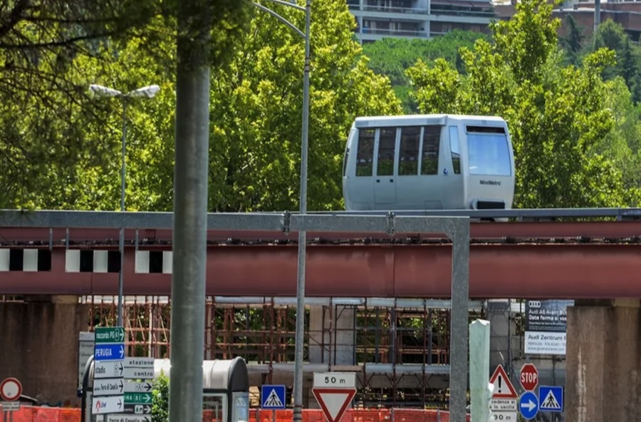 Troppe auto e mezzi pubblici vuoti: sperimentiamo biglietti meno costosi